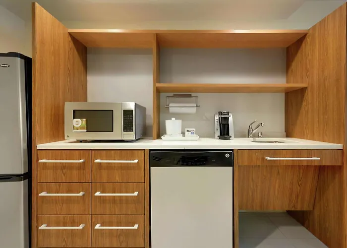 Home2 Suites By Hilton Milwaukee Airport